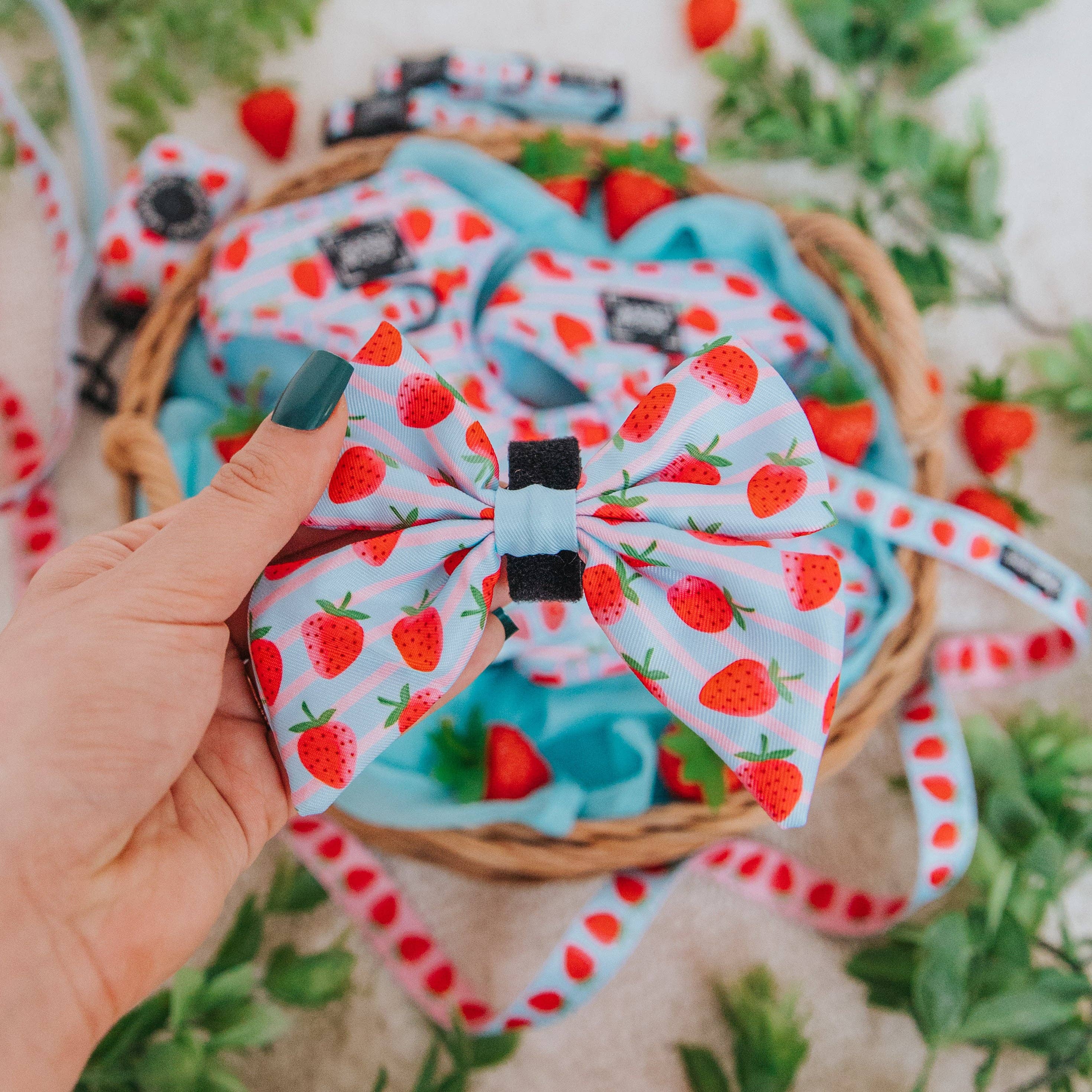 SASSY WOOF - Dog Sailor Bow - I Woof You Berry Much