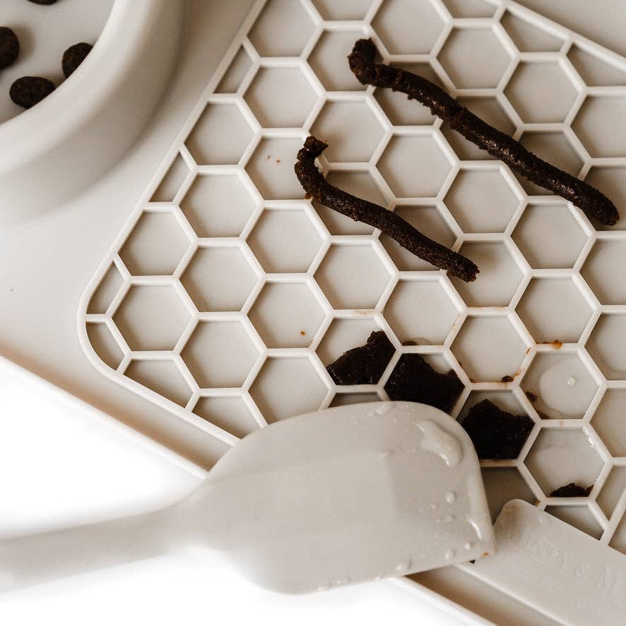 FUMBLING BOARD “beige” large: With spatula