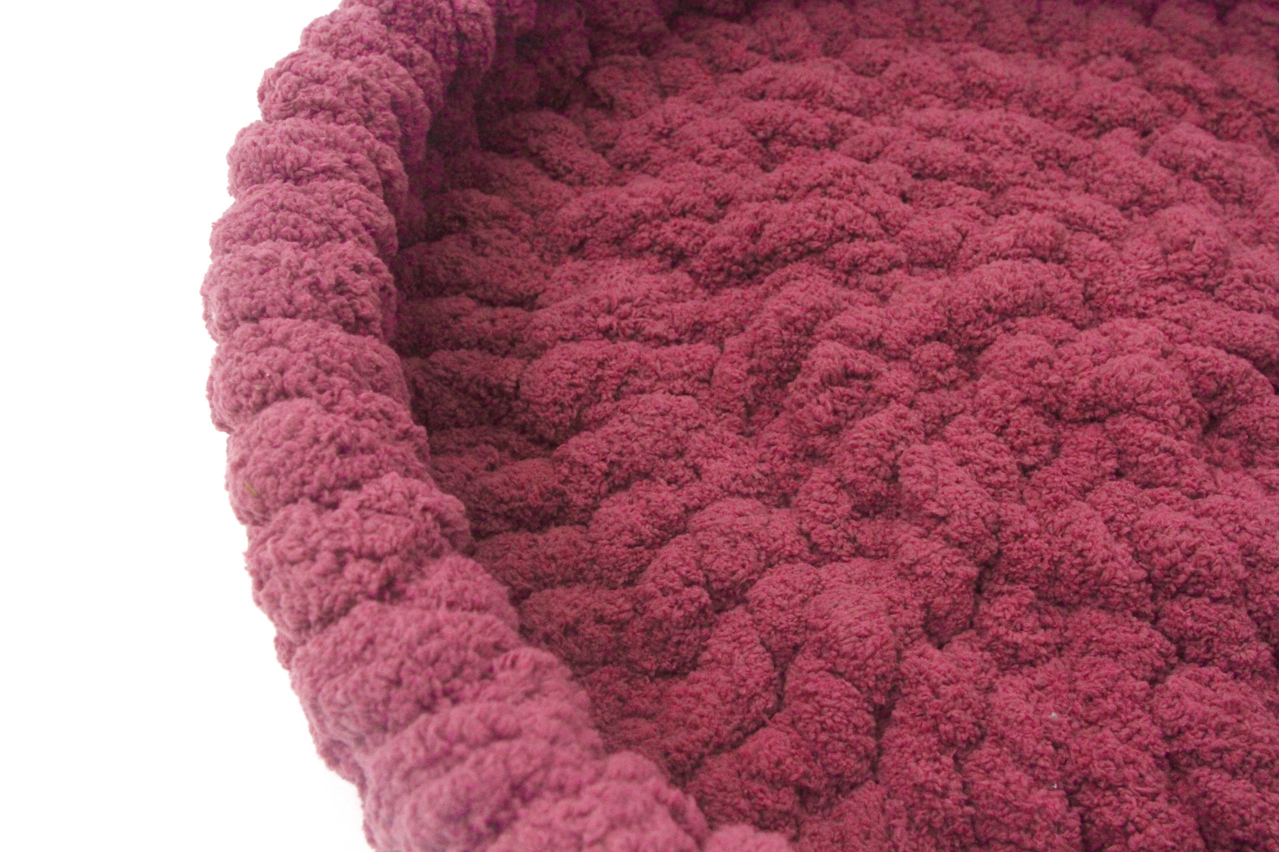 Plush dark pink pet bed: Small