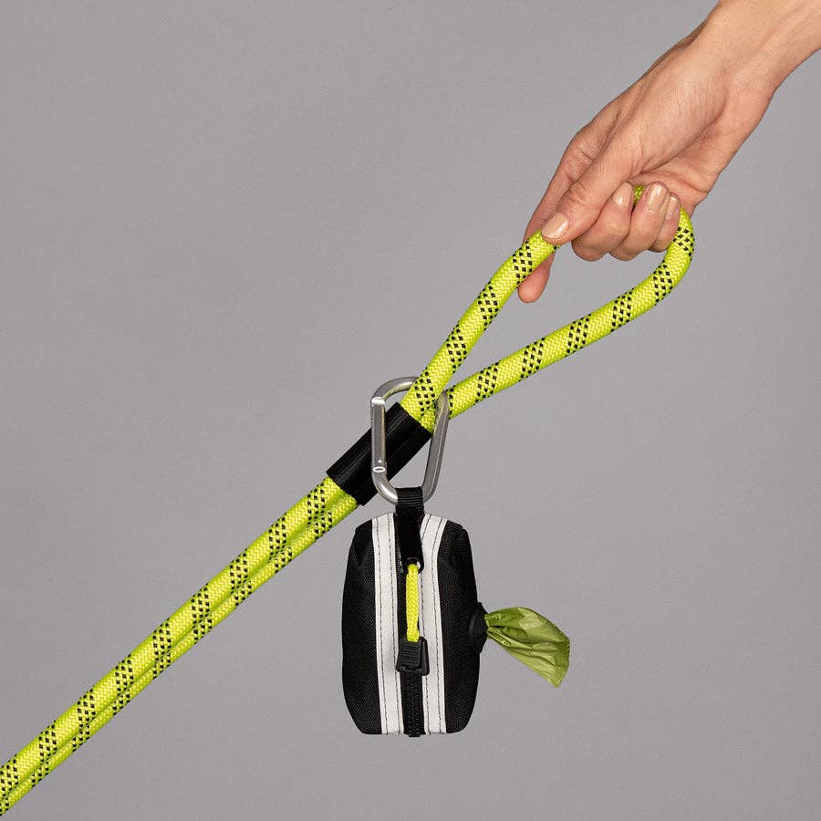 ROVERLUND - LEADER-OF-THE-PACK POOP BAG HOLDER: CAMO / MAGENTA