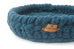 Plush ocean blue pet bed: Small